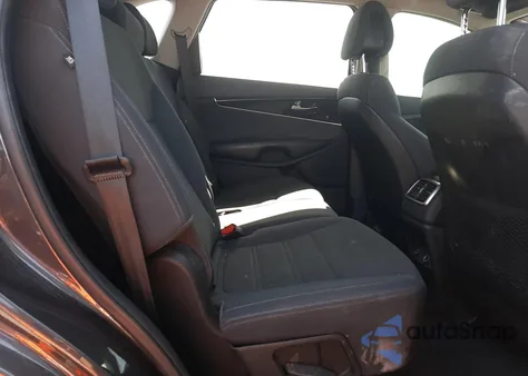 2016 Kia Sorento Lx z USA, uszkodzony, nr VIN 5XYPG4A52GG117739